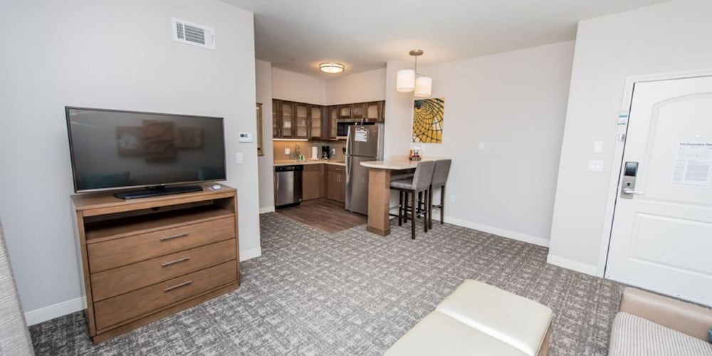 Staybridge Suites Houston East - Baytown 43/76
