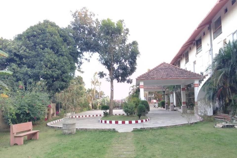 HOTEL KINGS CROWN MANDARMONI 36/37