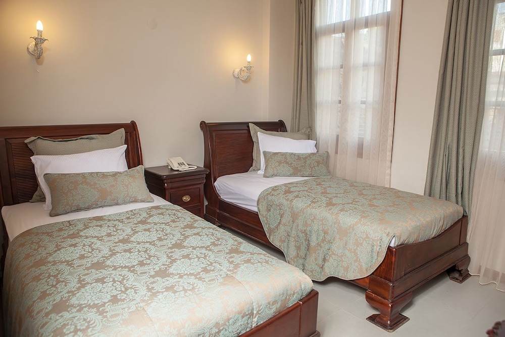 La Petra Hotel 6/40