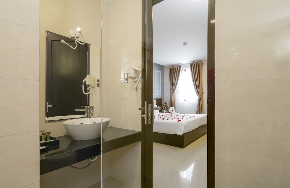 Bantique Hotel 27/30