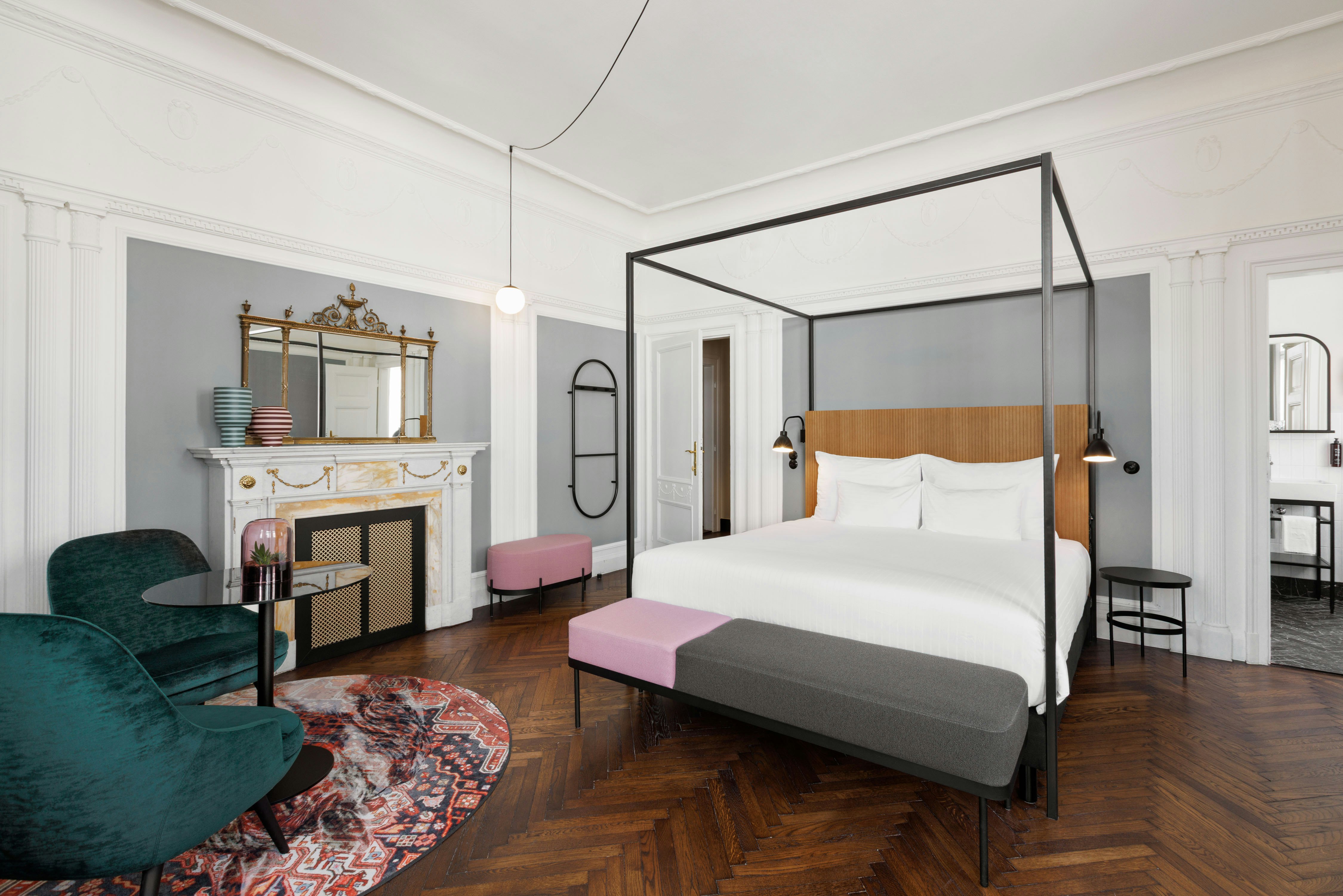 JUNIOR SUITE, KING BED