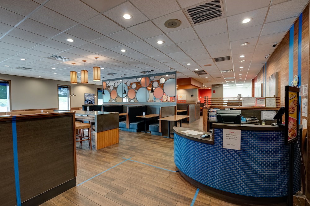 Ramada by Wyndham Vineland Millville Area 28/32