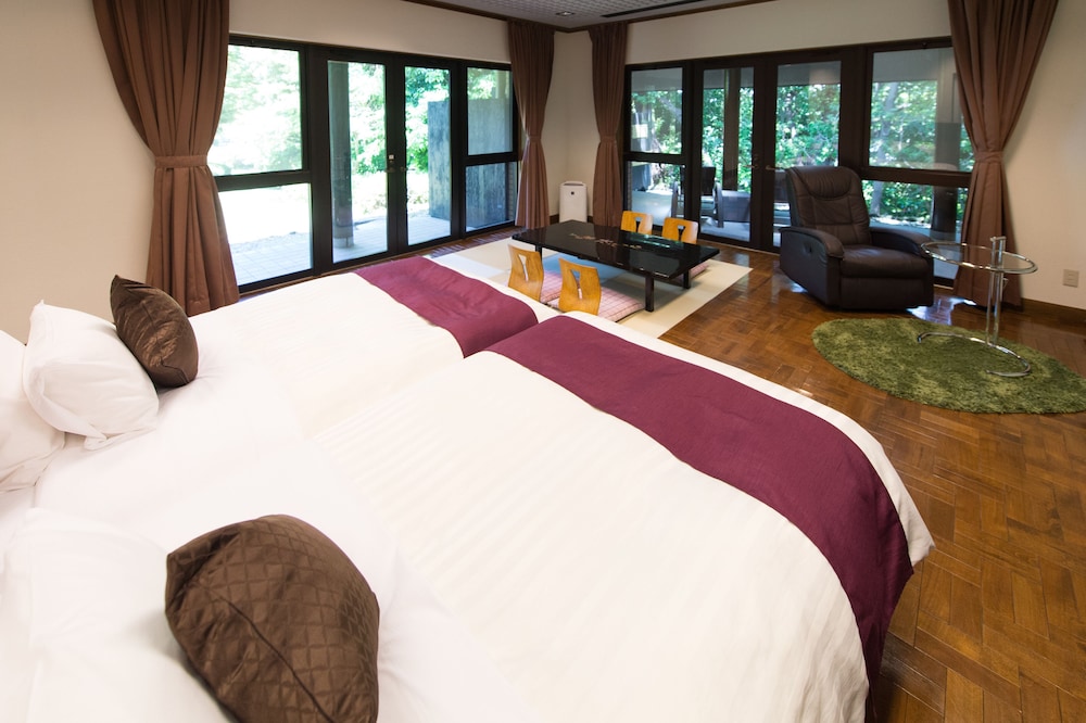 WESTERN, CONNECTING, JUNIOR SUITE, TRADITIONAL, OUTDOOR BATH, TERRACE