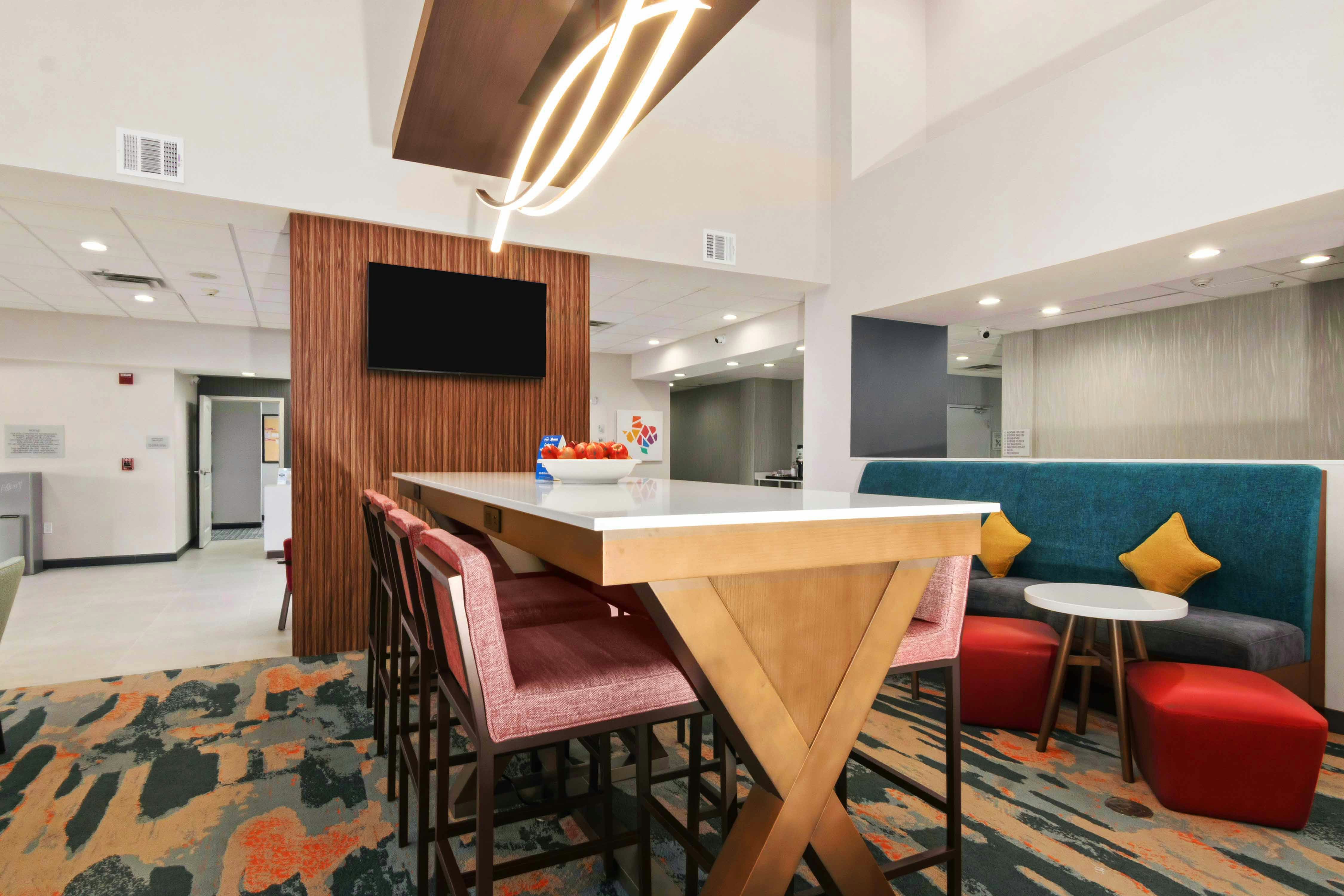 Hampton Inn and Suites Houston-Rosenberg 29/38
