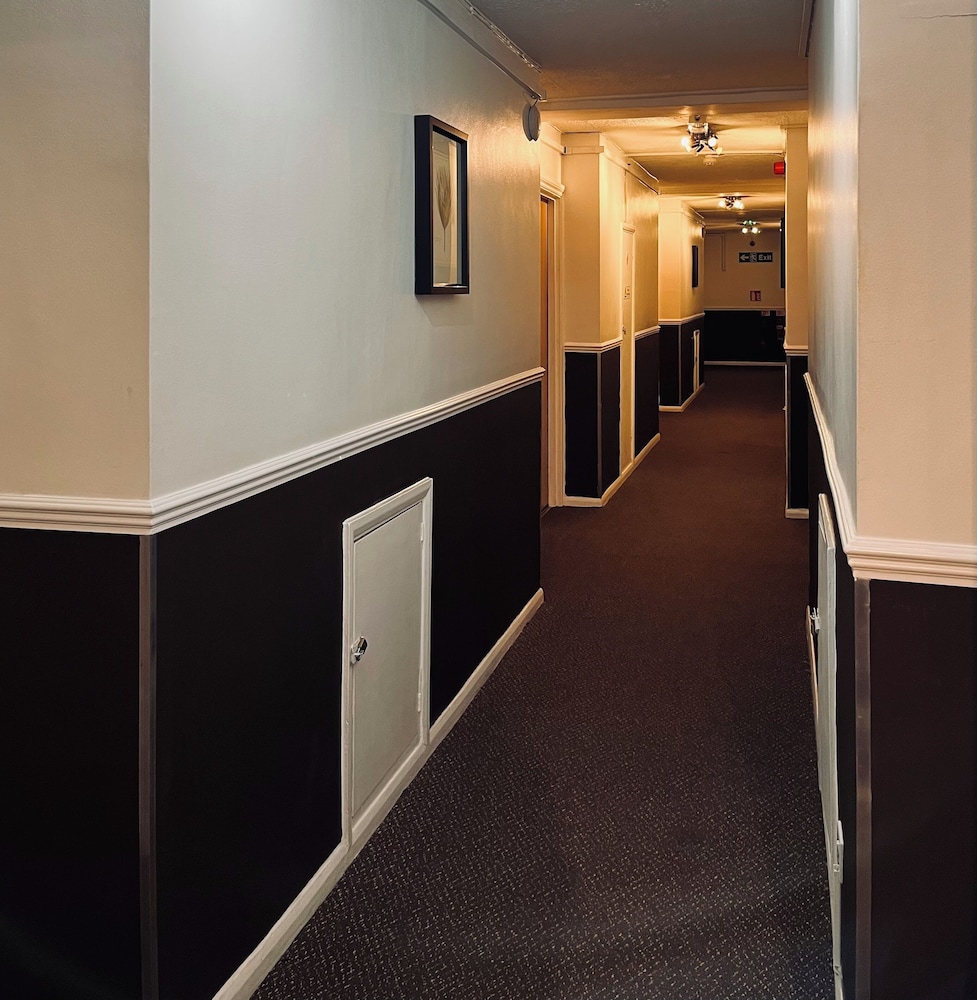 Arriva Hotel 32/50