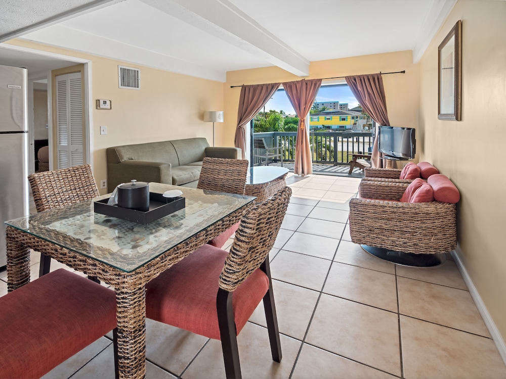 The Royal Inn Beach Hotel Hutchinson Island 45/66