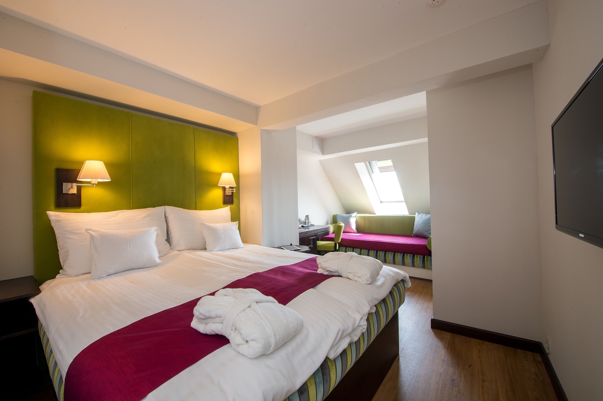 COMFORT, DOUBLE BED, WITH EXTRA BED