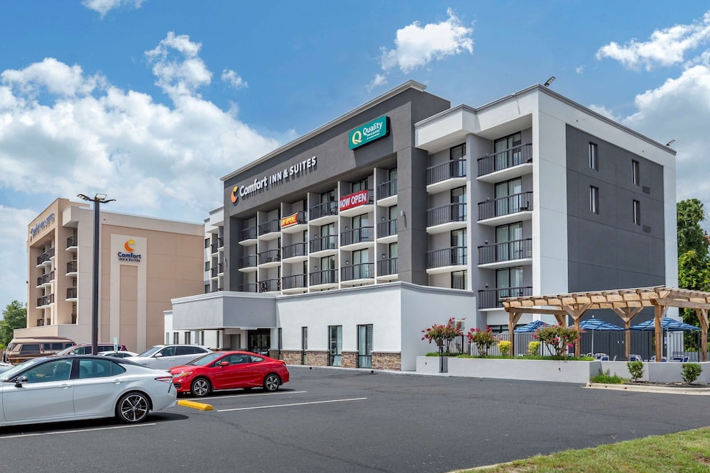 Quality Inn & Suites Spring Lake - Fayetteville near Fort Bragg 1/41