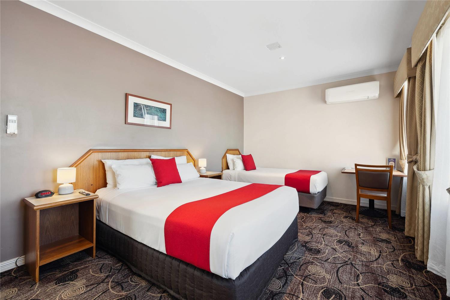 Room, 1 Queen and 1 Single Bed