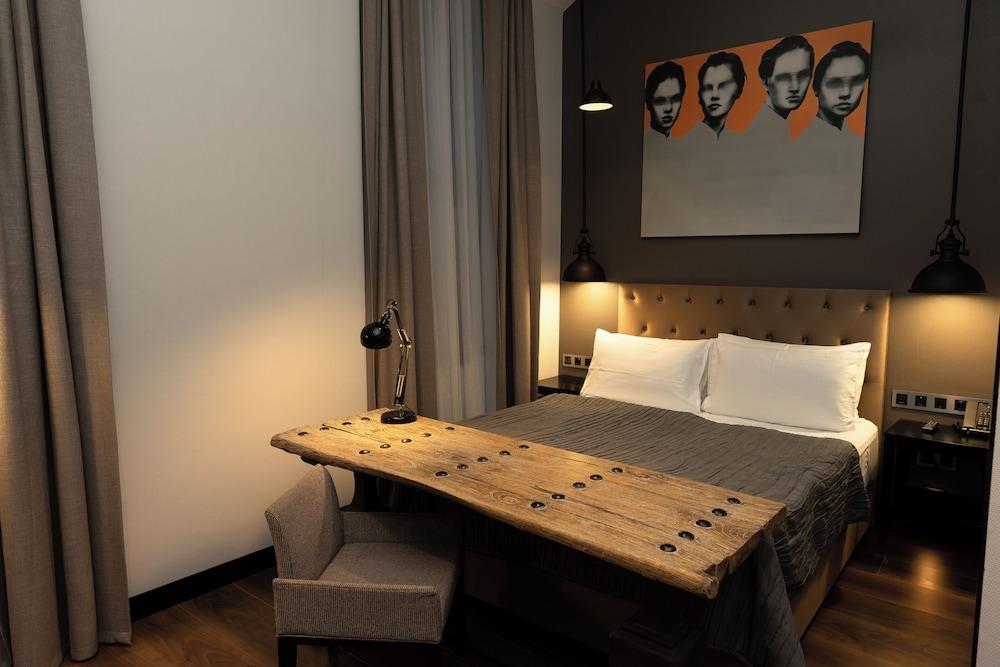 Superior, Basement, Double Bed, Kitchen