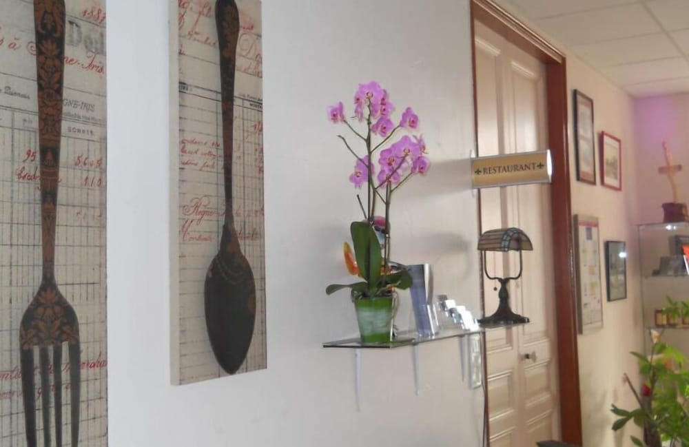 Hotel Restaurant Le Castel Fleuri 7/50