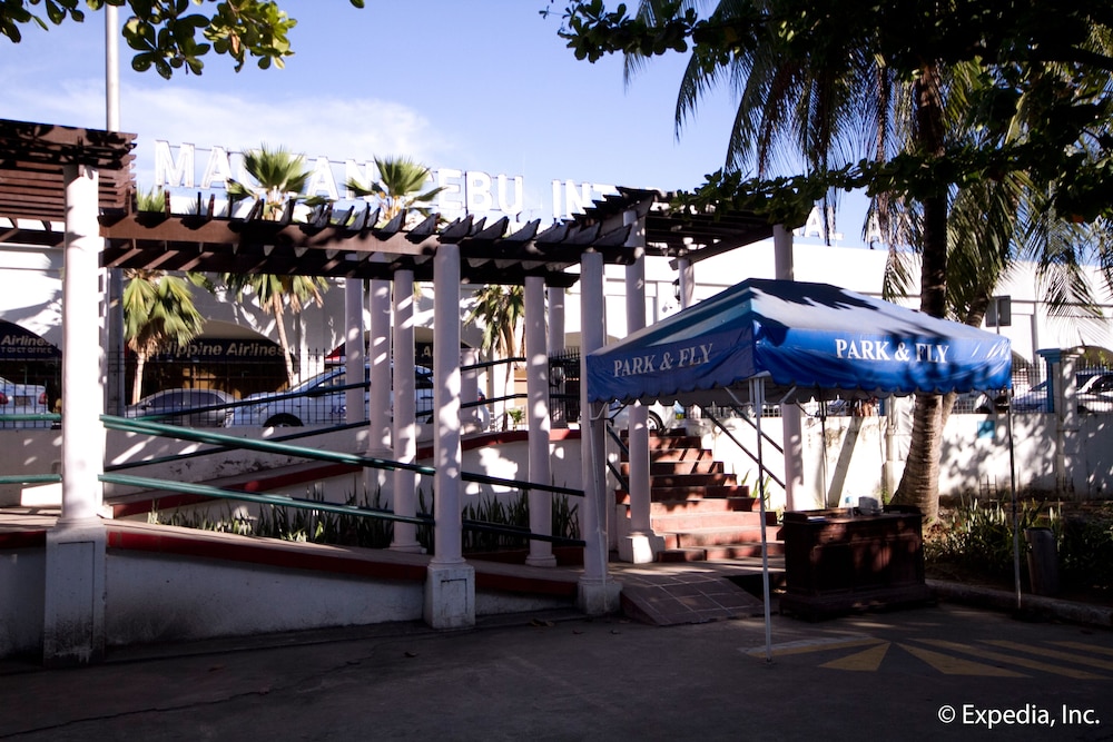 Waterfront Airport Hotel Casino Mactan 46/50