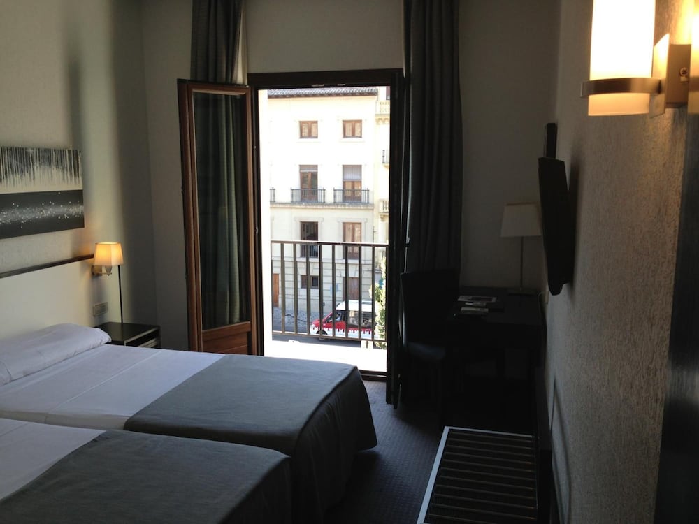 Macia Plaza 30/60
