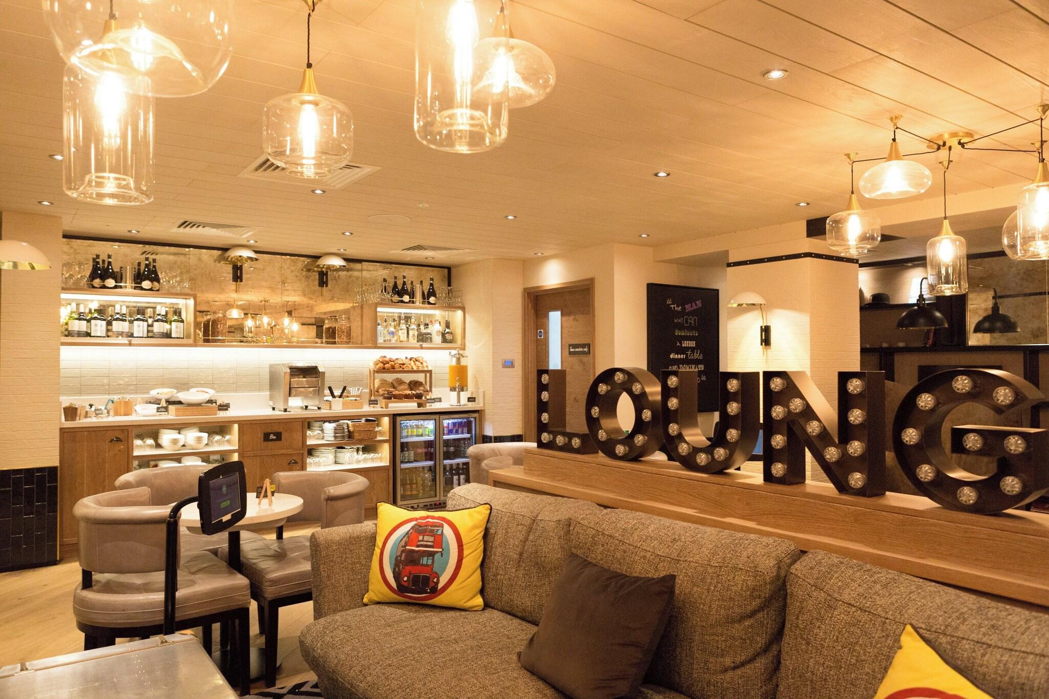 Hub by Premier Inn London Westminster, St James's Park 32/40