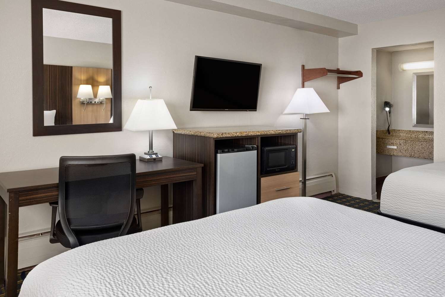 Days Inn by Wyndham Tonawanda/Buffalo 26/33