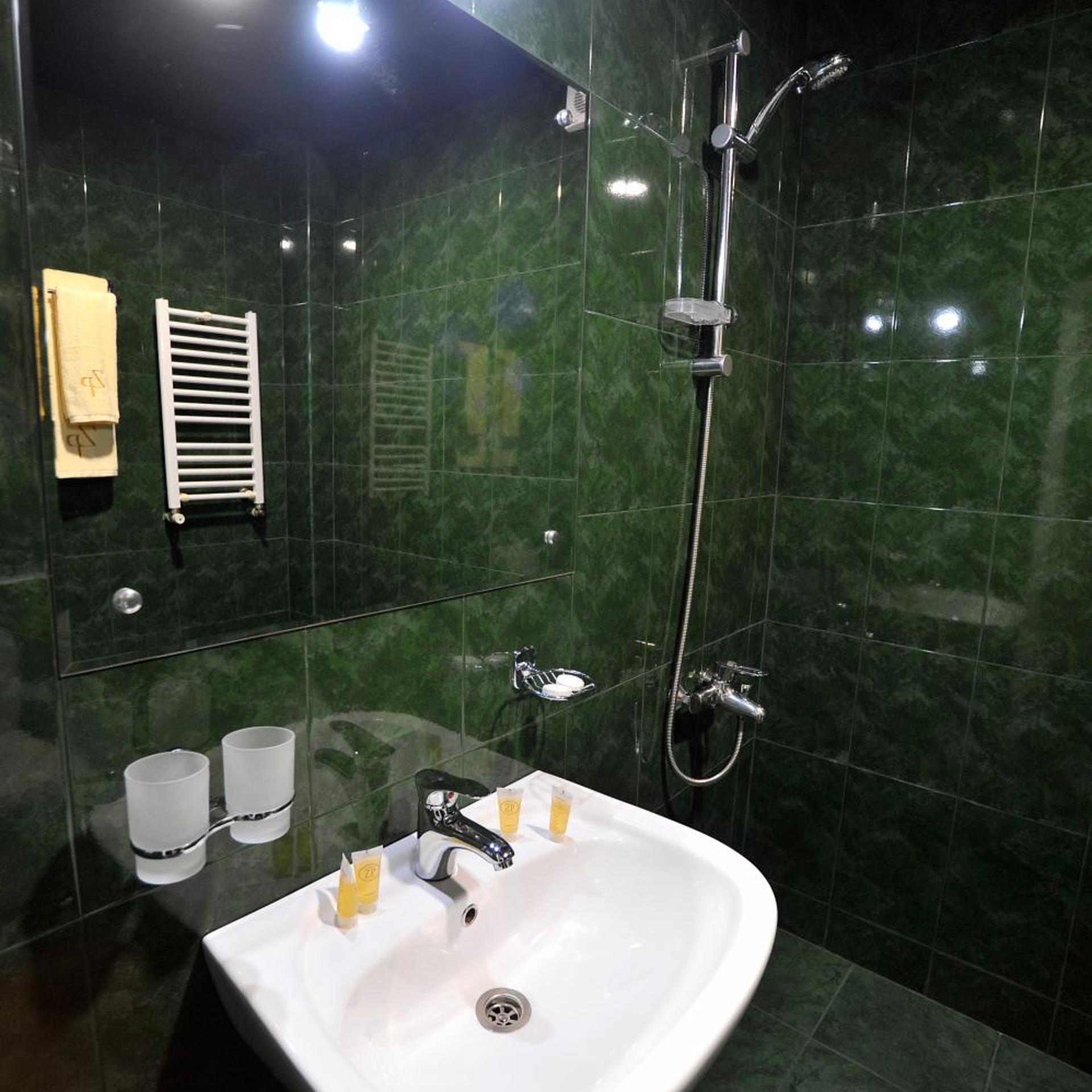 ZP HOTEL 42/45