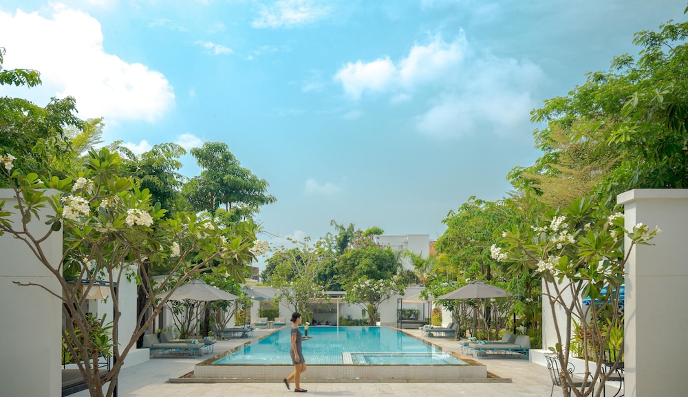 ANGKOR ELYSIUM SUITE 39/50