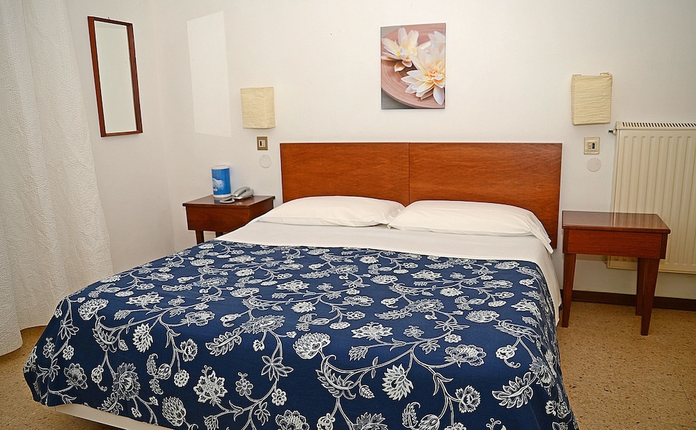 Hotel Kinda 20/50