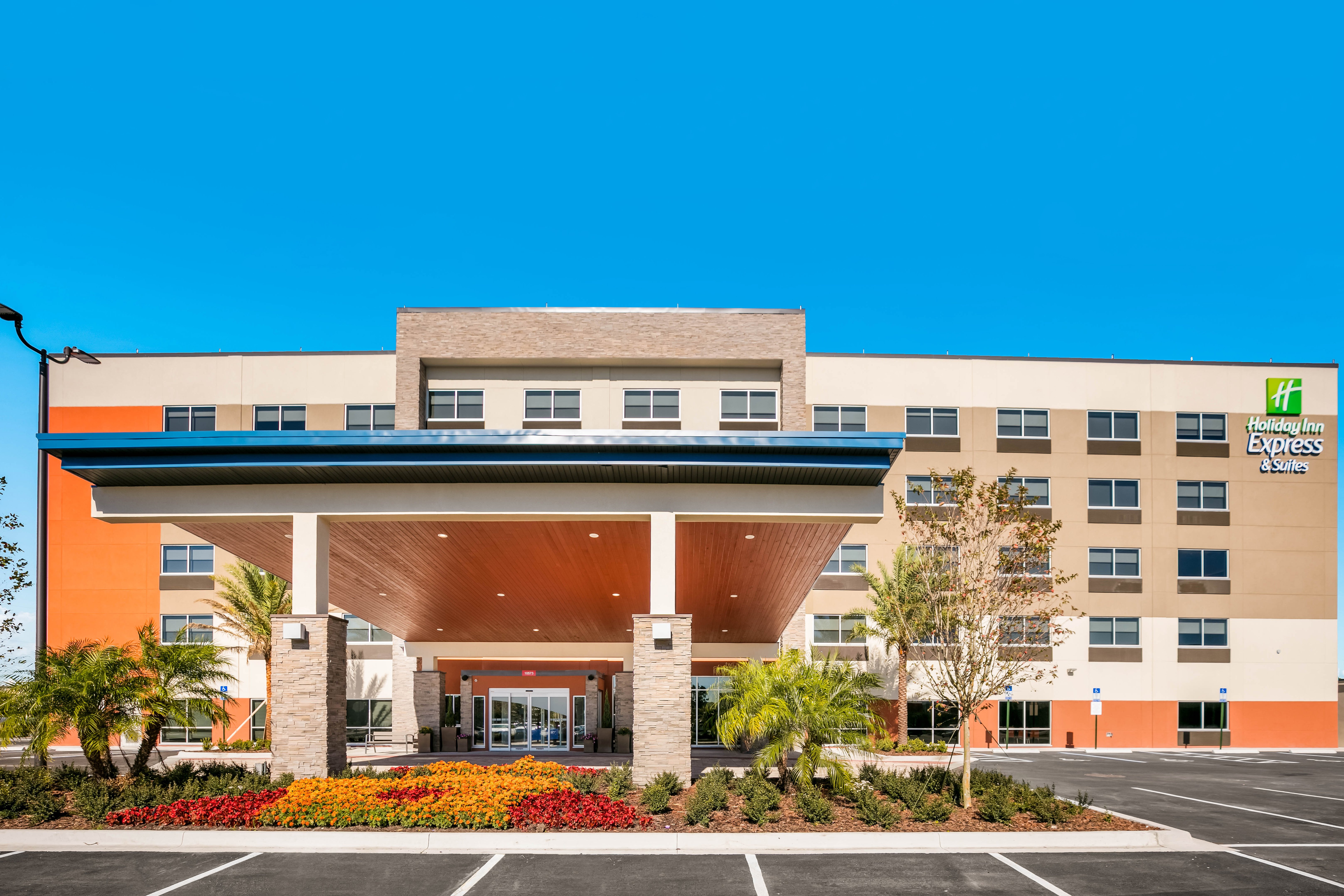 Holiday Inn Express Suites Jacksonville Town Center 2/46