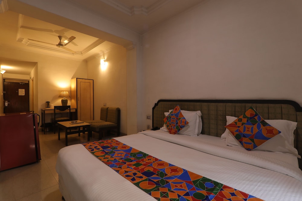 Mohan Hotel 12/33