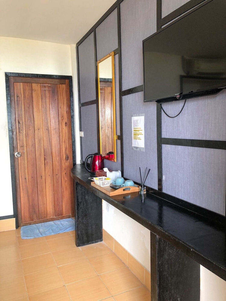 Phi Phi Nice Beach Resort 6/50