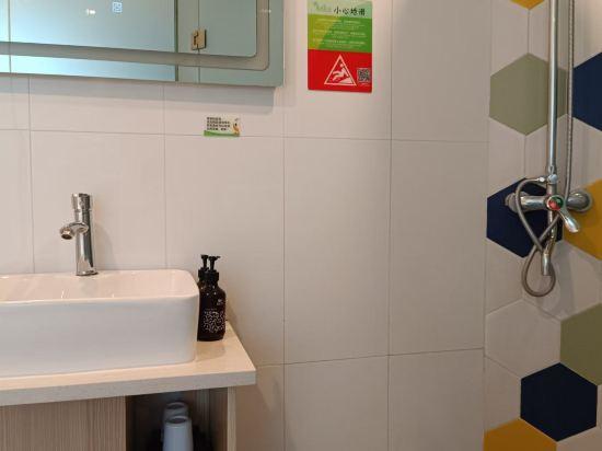 Vatica Hotel Anqing Wuyue Square Boai Hospital 19/20