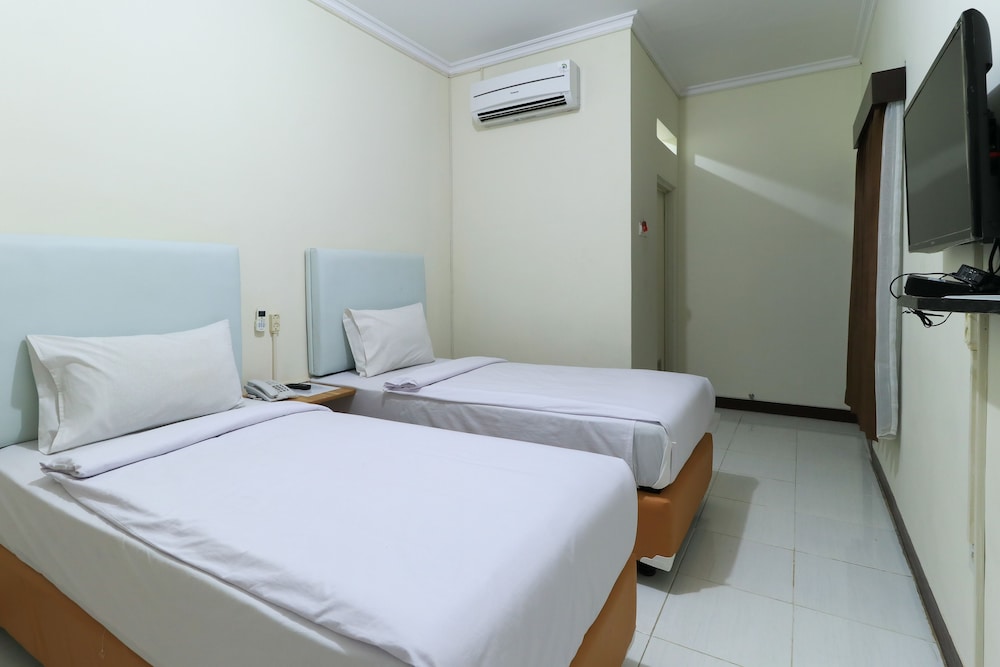Room at Hotel Celia, SAMARINDA