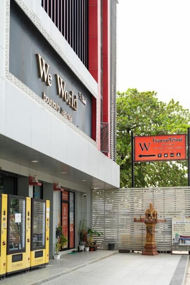 We World Boutique Hatyai 49/56