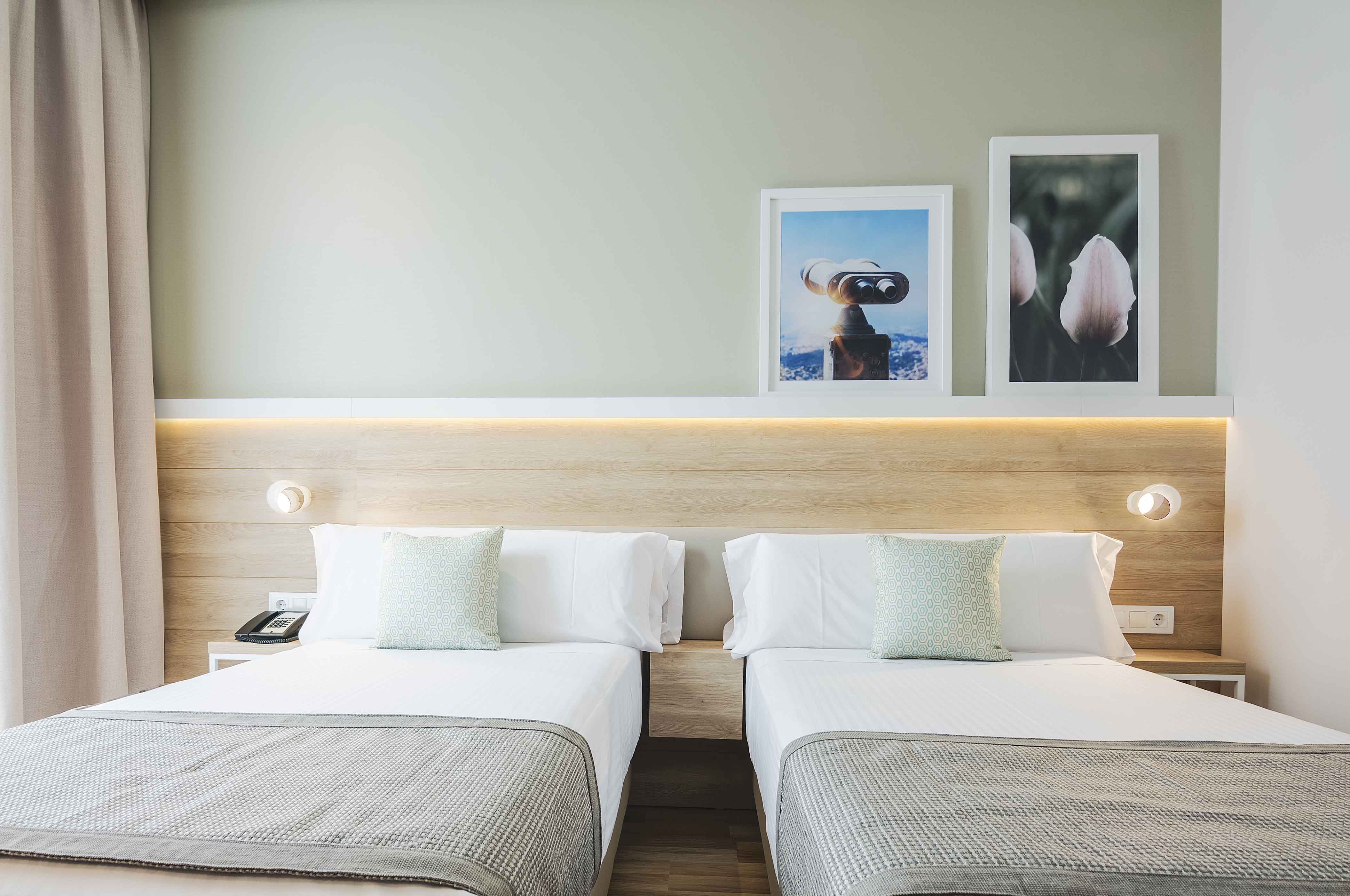 ROOM, DOUBLE BED