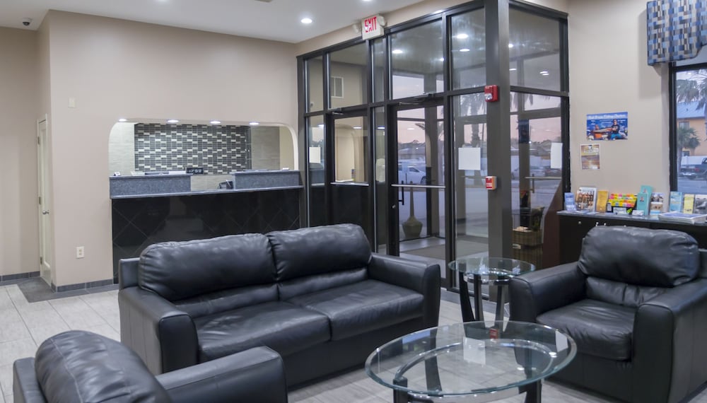 Regency Inn &amp; Suites 24/26