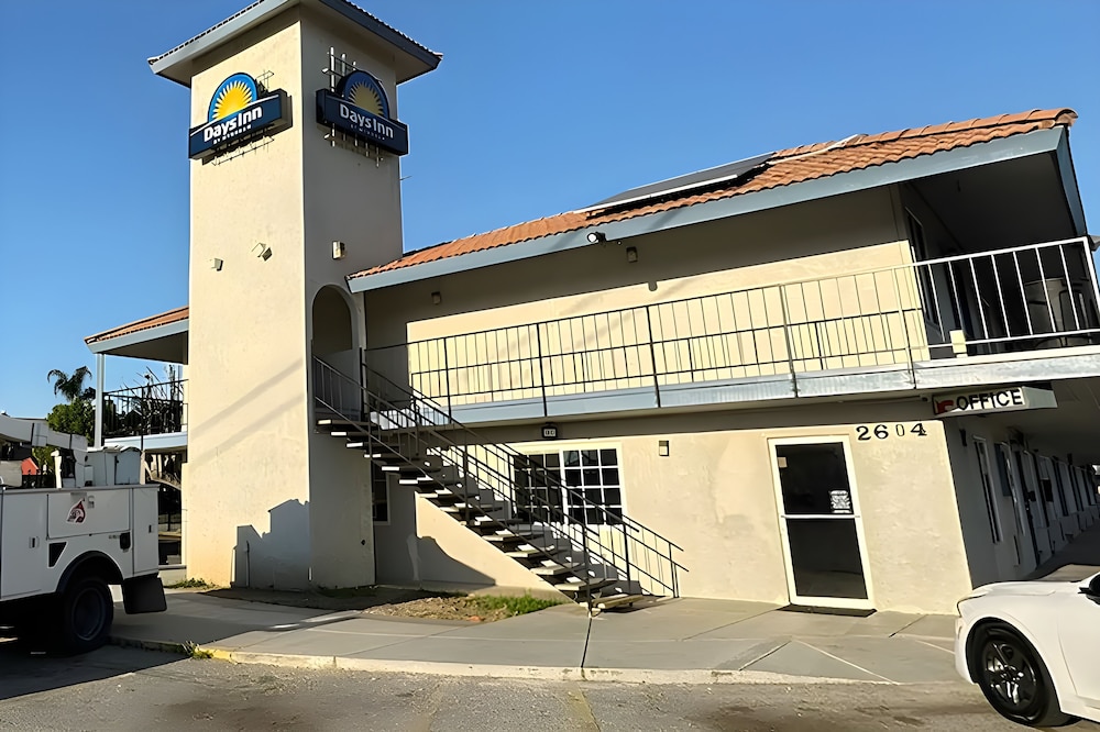 Days Inn By Wyndham Bakersfield Ca 39/55