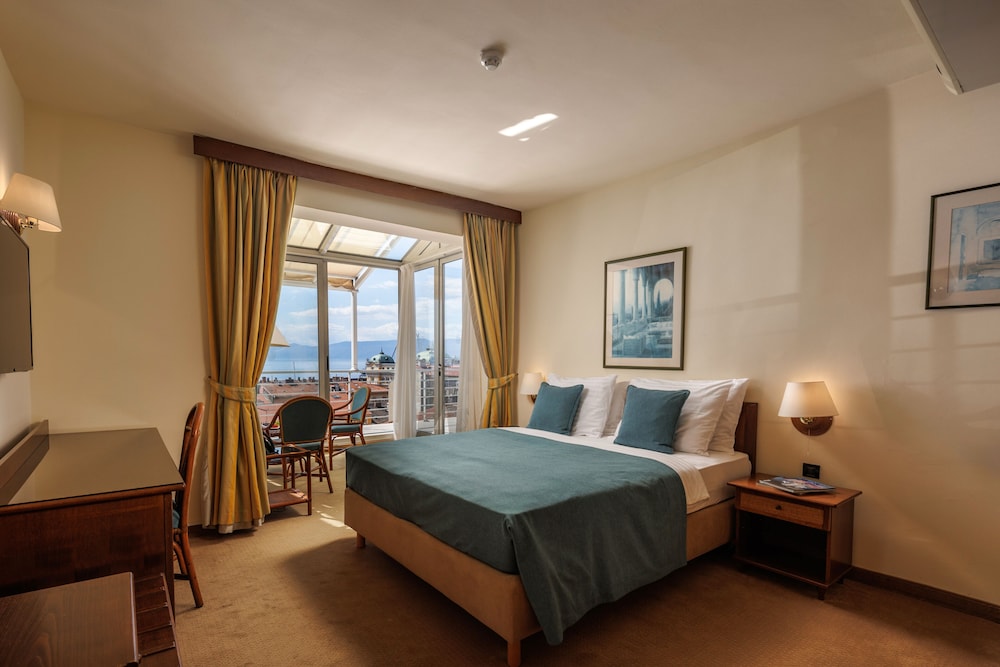 Grand Hotel Bonavia 29/74