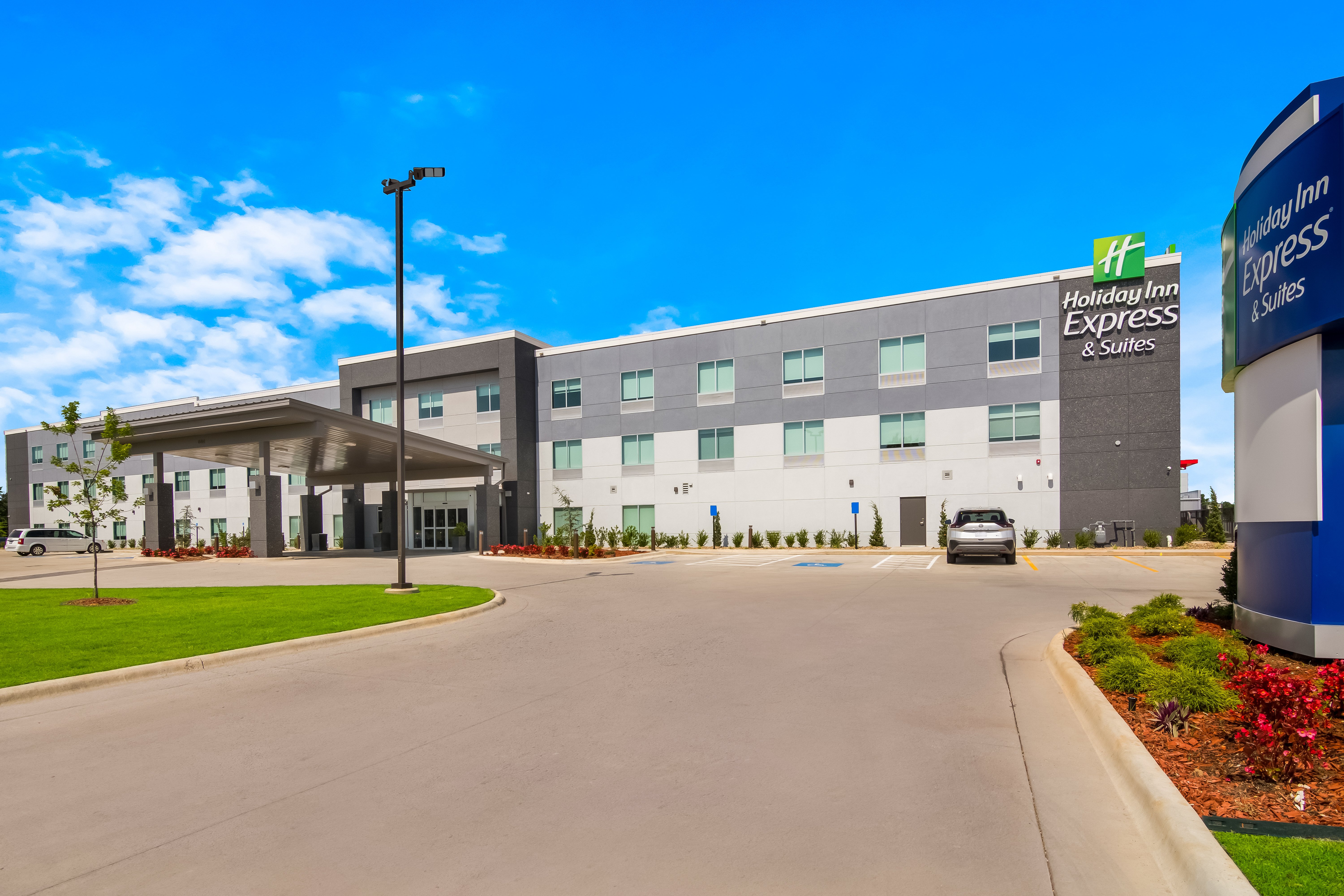 Holiday Inn Express & Suites Springdale - Fayetteville Area 52/58