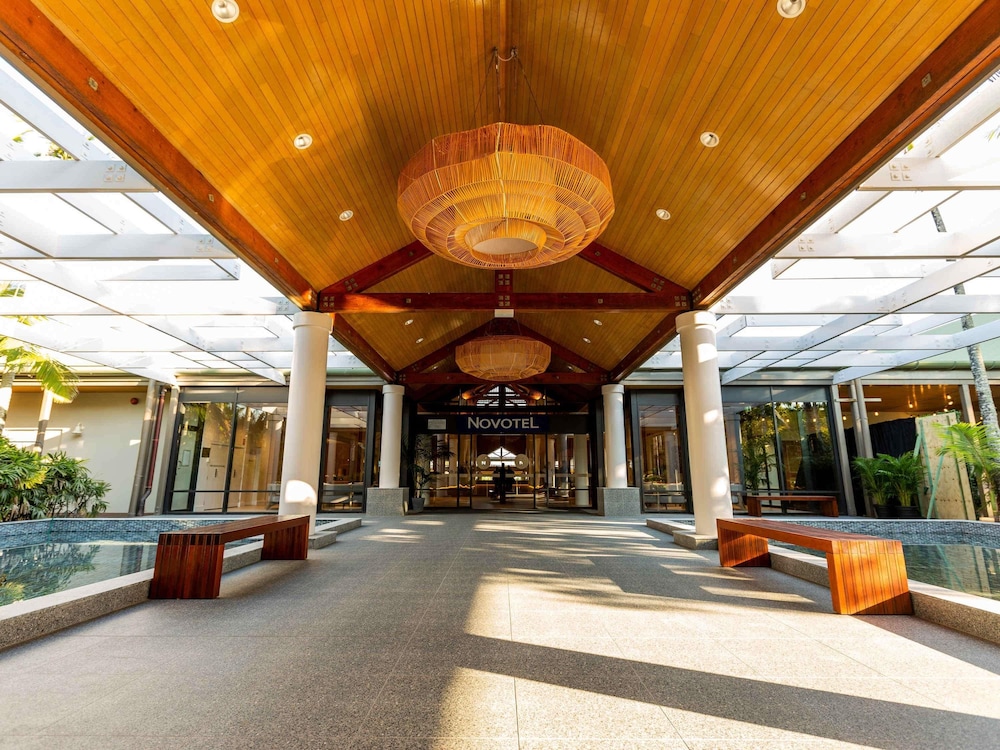 Novotel Sunshine Coast Resort 4/50