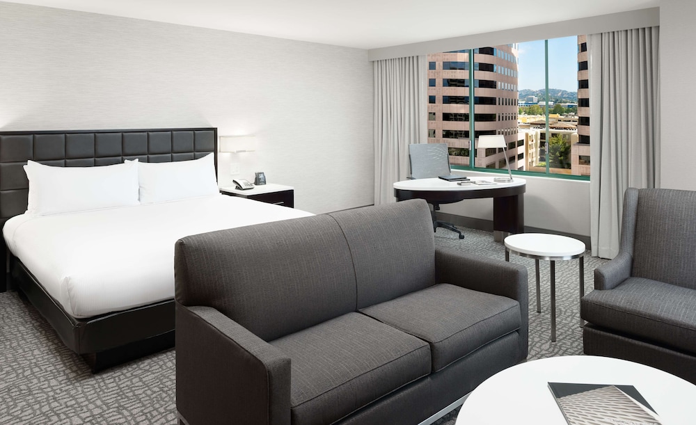 Hilton Woodland Hills Los Angeles 38/67