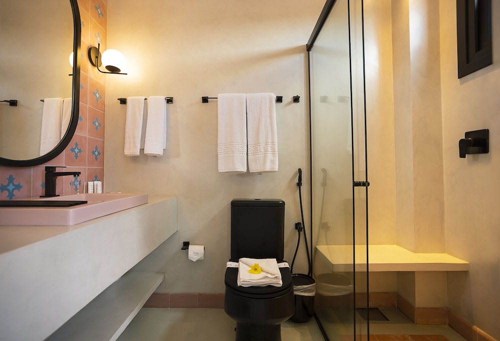 Exotica Boutique Hotel 49/50