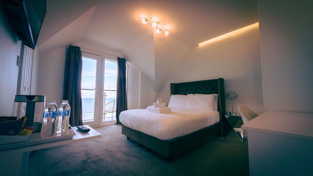 Deluxe Double with Balcony & Sea View