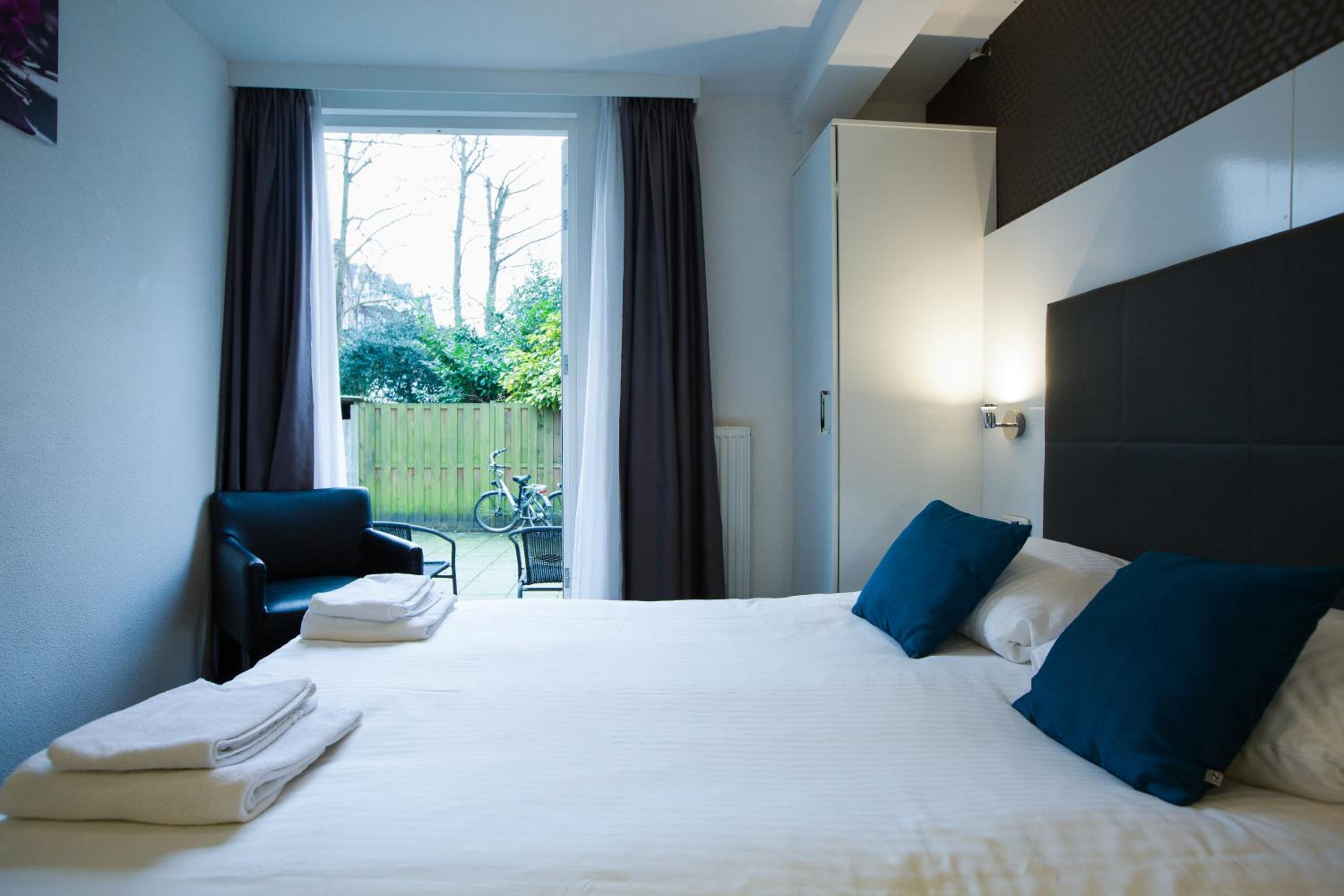 Room, Double Bed, Annex, Hotel Vossius Vondelpark 2/10