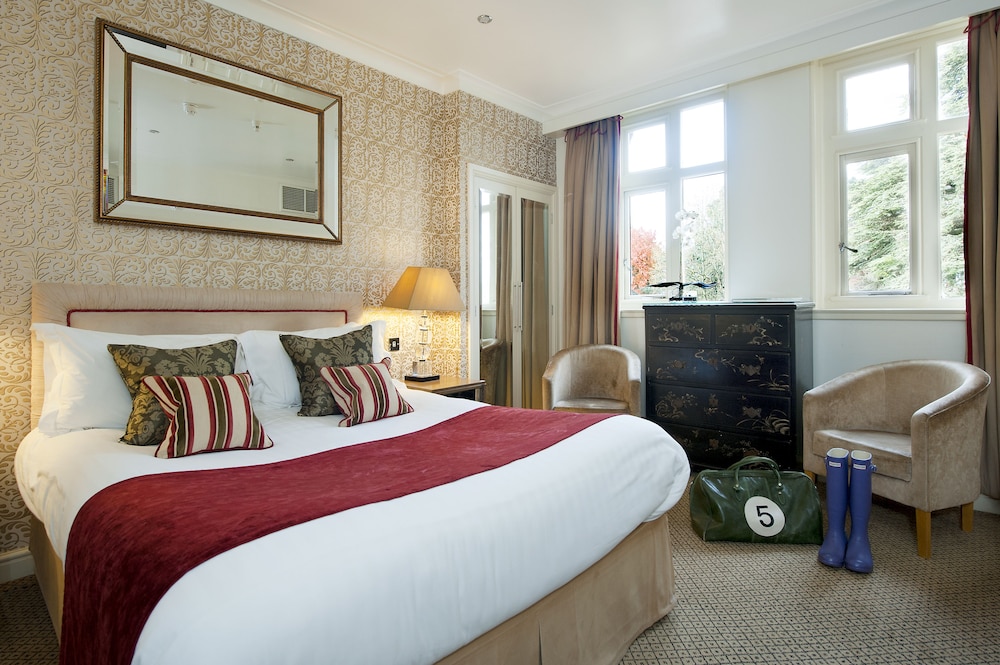 Careys Manor & Senspa 10/55