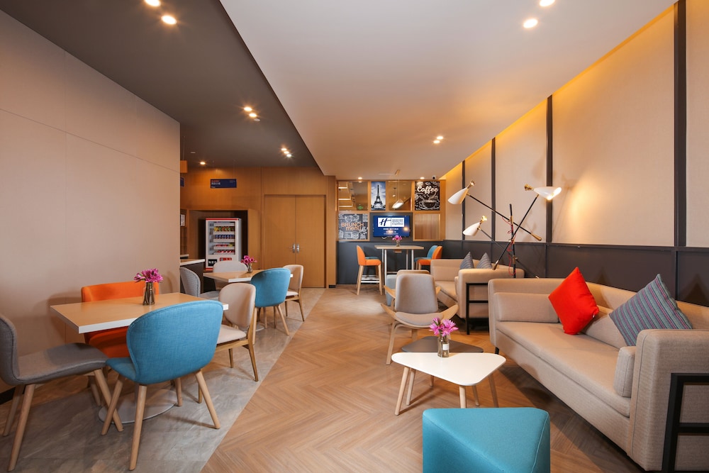 Holiday Inn Express Chengdu East 20/30