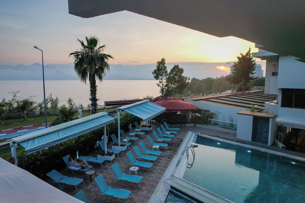 Atan Park Hotel 42/50