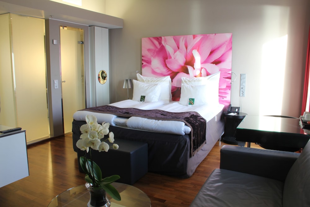 Clarion Hotel Bergen Airport 12/40