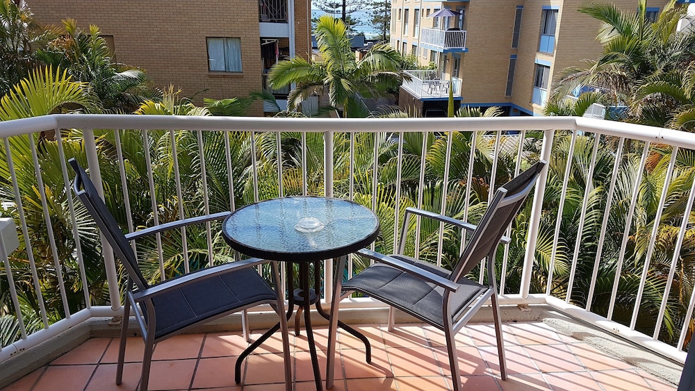 Outrigger Resort 57/76