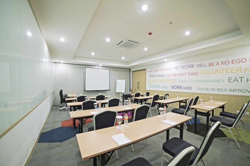 Palm Park Hotel Surabaya 44/46