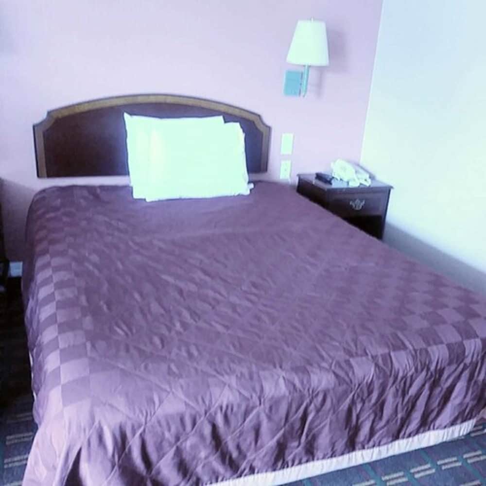 Americas Best Value Inn Seaside North 8/19