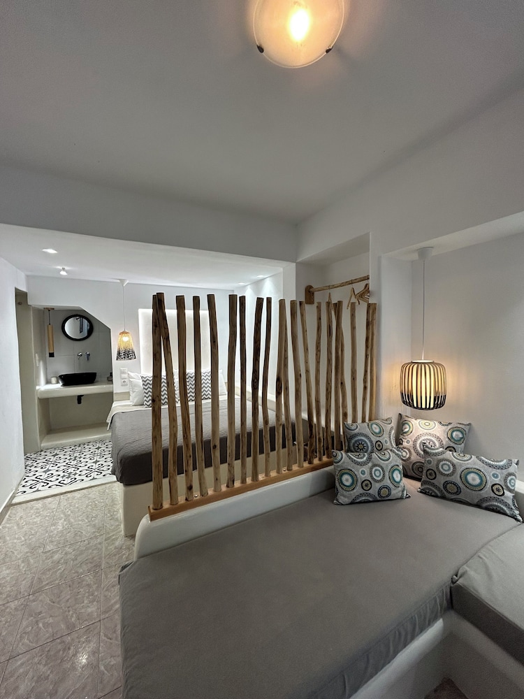 Sea View Apartments and Studios 33/50