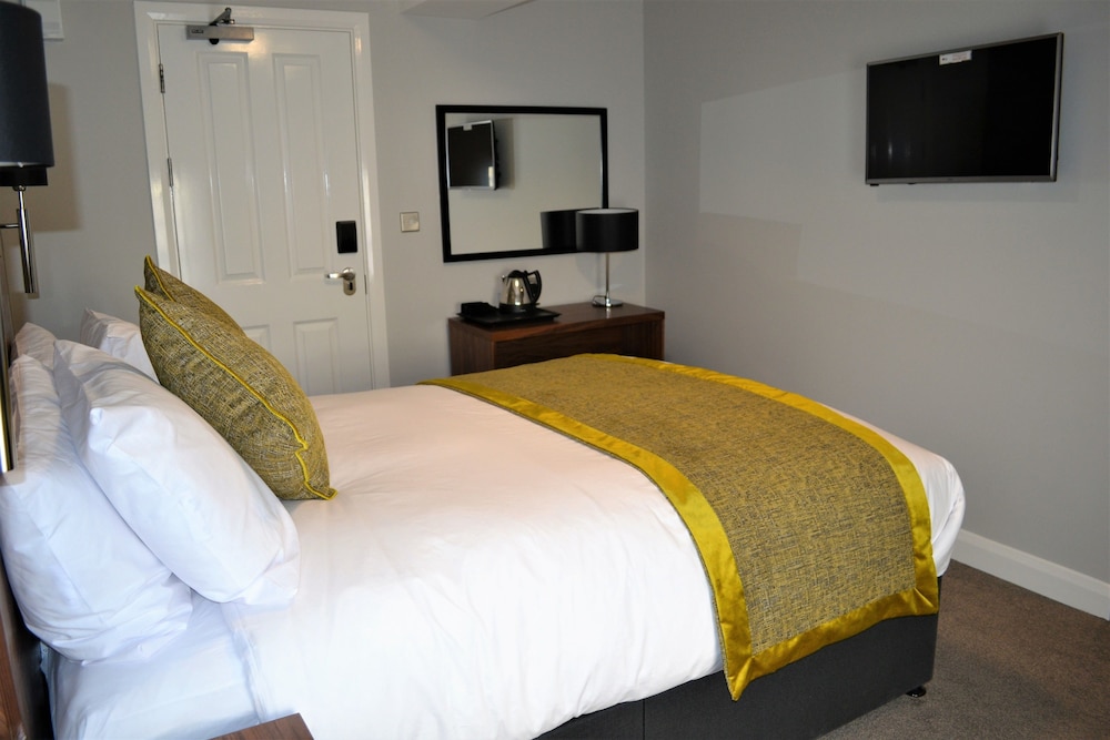 New Park Hotel 25/50
