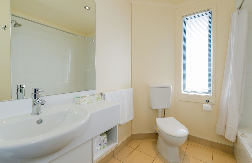 Heartland Hotel Auckland Airport 24/63