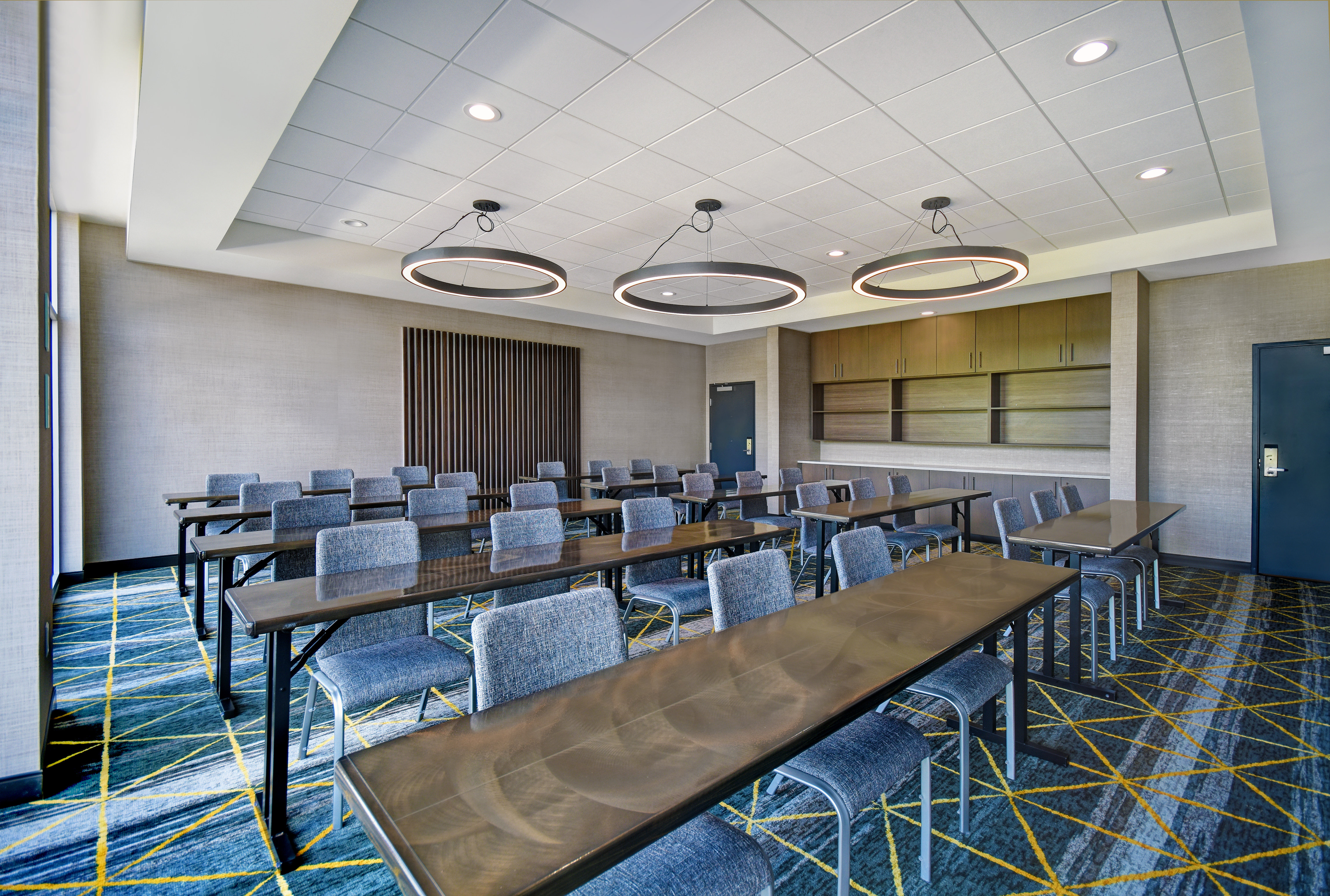 Holiday Inn Grand Rapids North 60/71