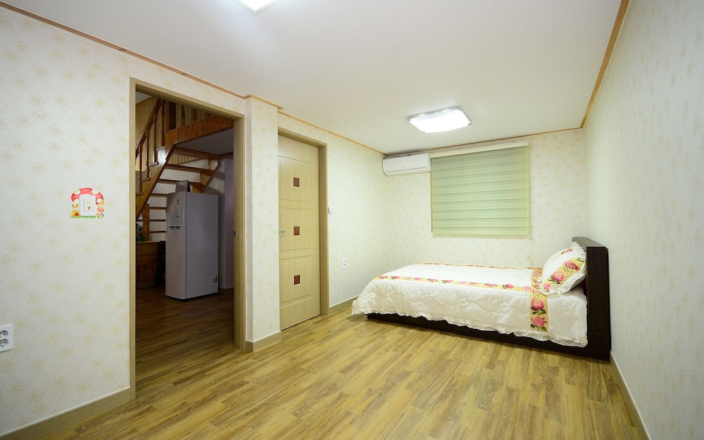 Sun And Moon Pension 18/50